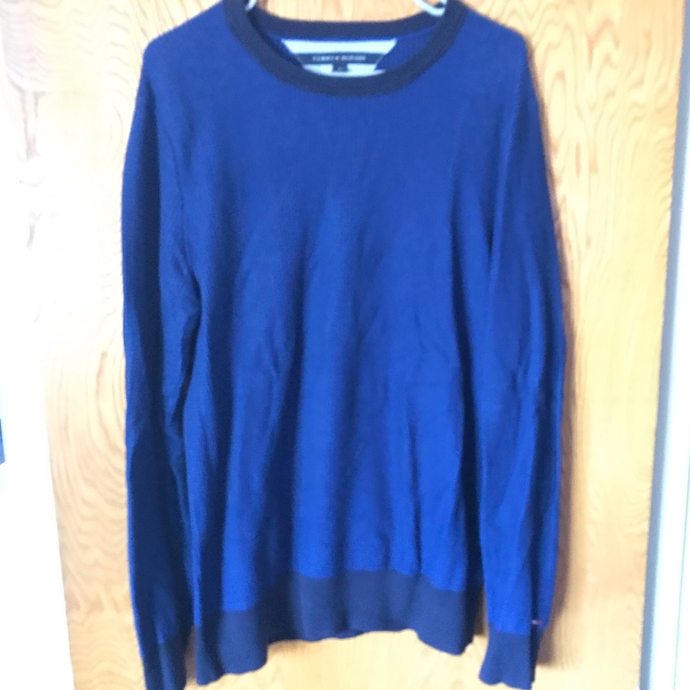 Men’s long sleeve sweater